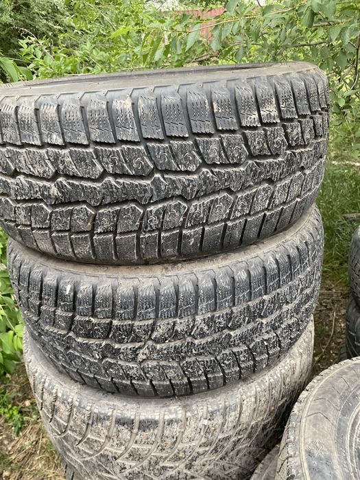 Продам Шины 235/50/18