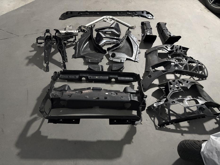 BMW G20 Volan Piese Trager Grile si interior bara fata, Incuietori capota