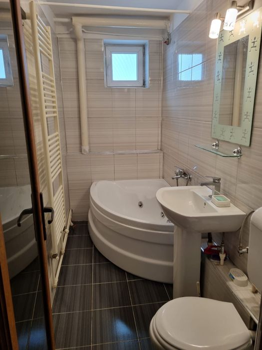 Închiriez apartament 2 camere  ultracentral
