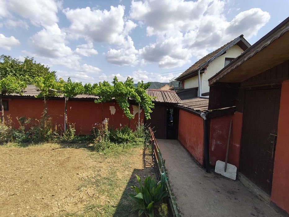 Триетажна вила, местност Драката