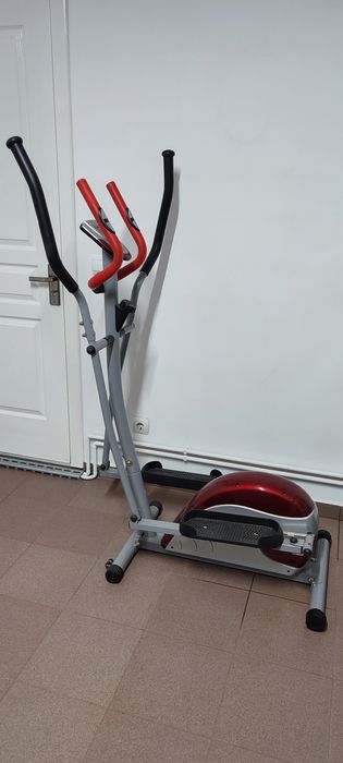 Vând bicicleta eliptica