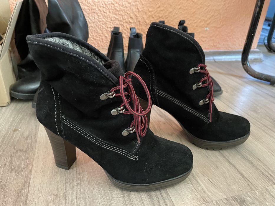 Дамски велурени боти на ток