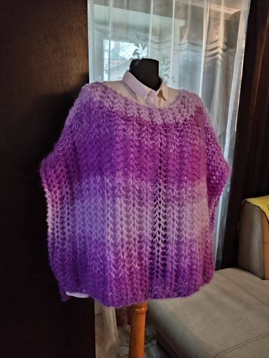 Ръчно изплетено пончо от мохер