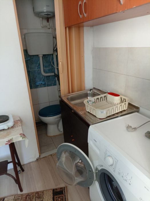 Închiriez garsoniera