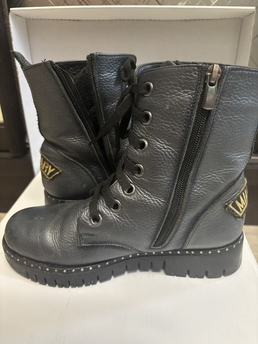 Продам зимние ботинки 36 размер б/у