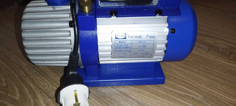 Продам вакуумный насос VP115