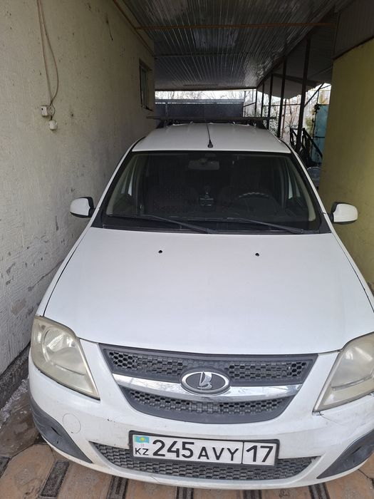 Продам машину Ларгус