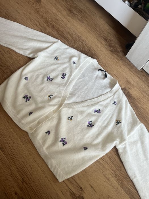 Жилетка с бродирани цвета BikBok