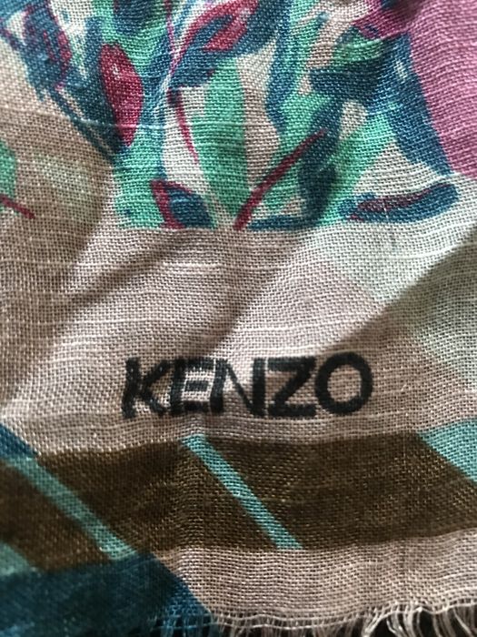 Esarfa Kenzo , autentica, impecabila , in si matase
