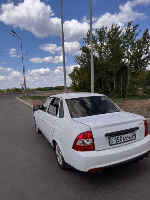 Приора 2013 г полурест