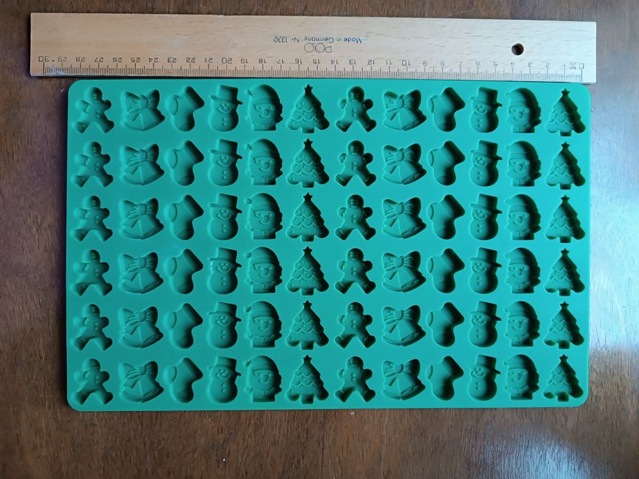 Продаются силиконовые формы для шоколада, мармелада, мастики, воска.