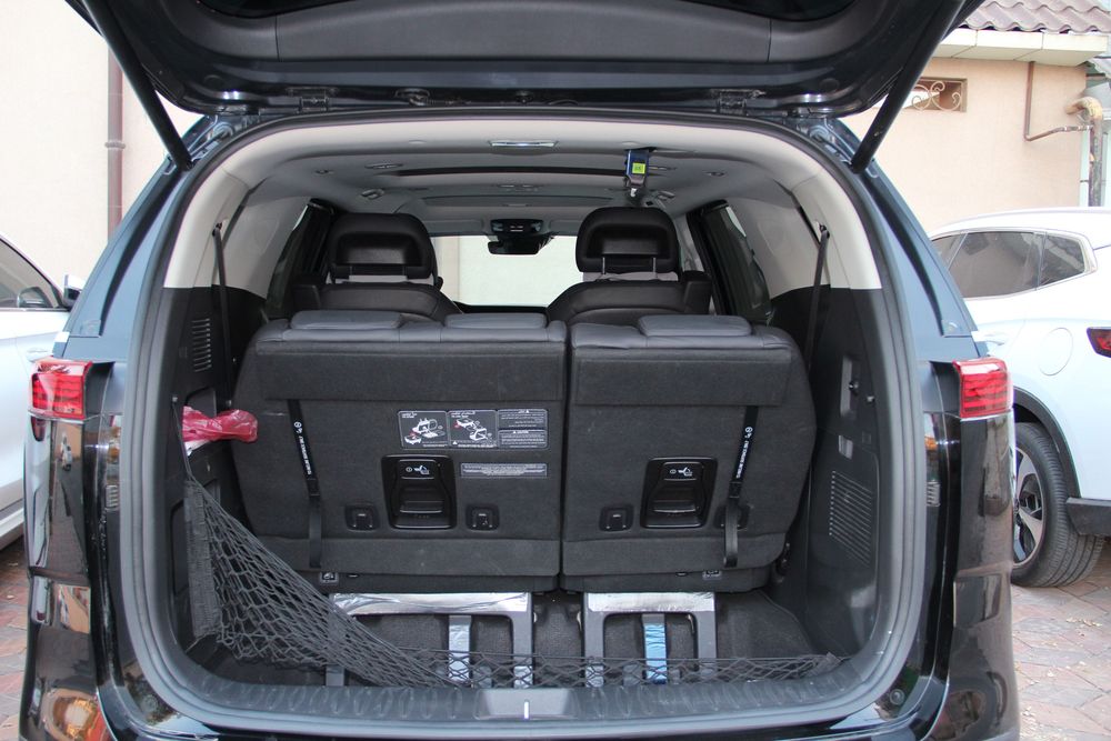 Kia Carnival продается