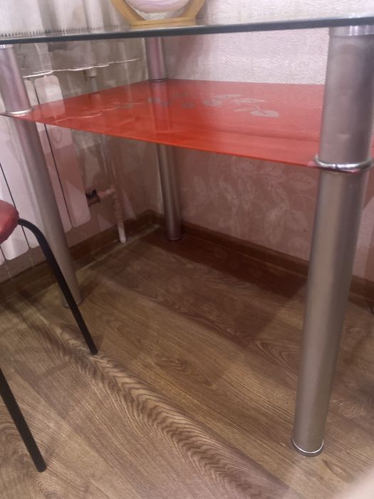 Стол кухонный стеклянный