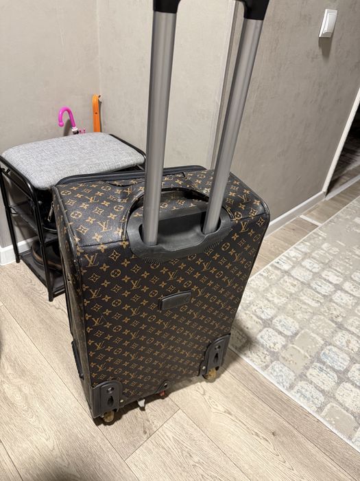 Чемодан 8000 т б/у