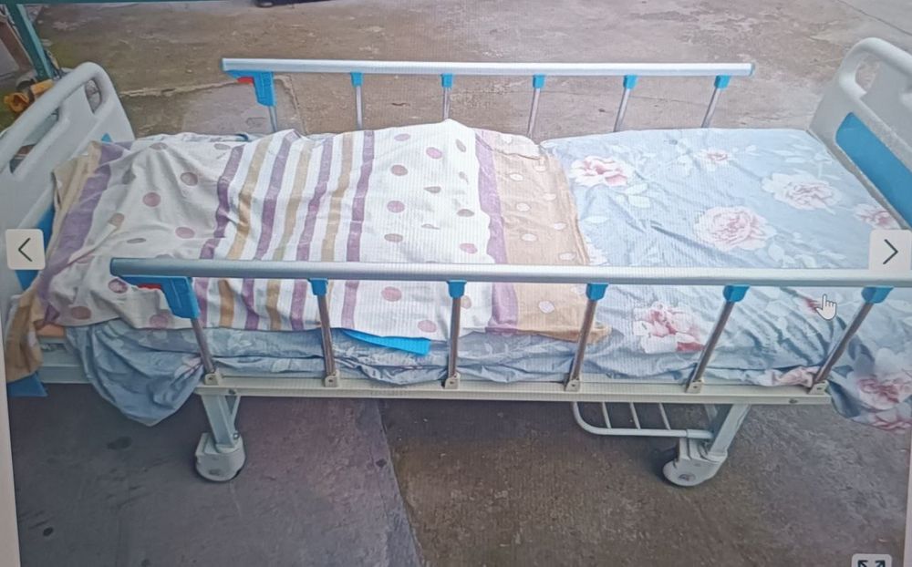 Трёх функциональная медицинская кровать