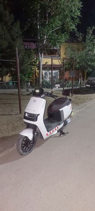 Ядеа скутер сотилади
