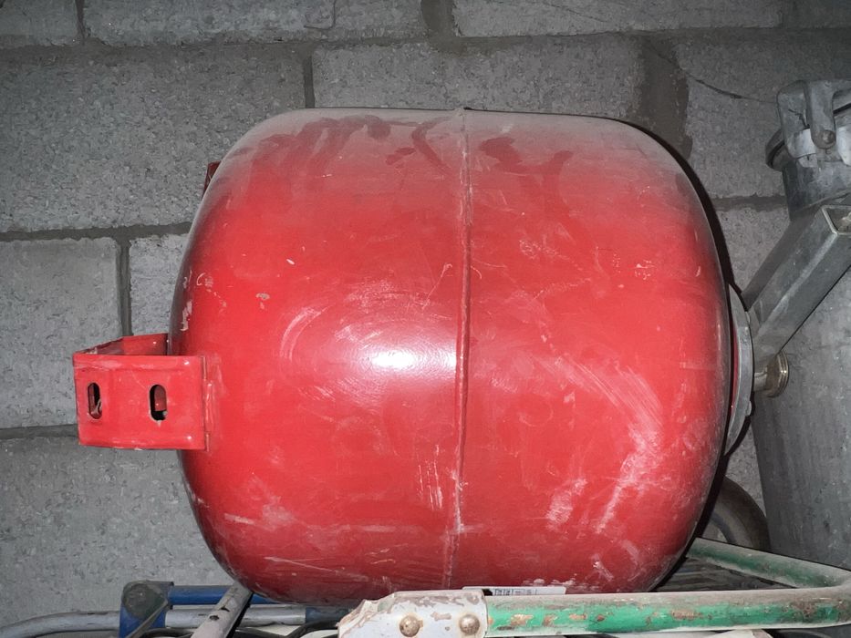 Продам бочок расширительный