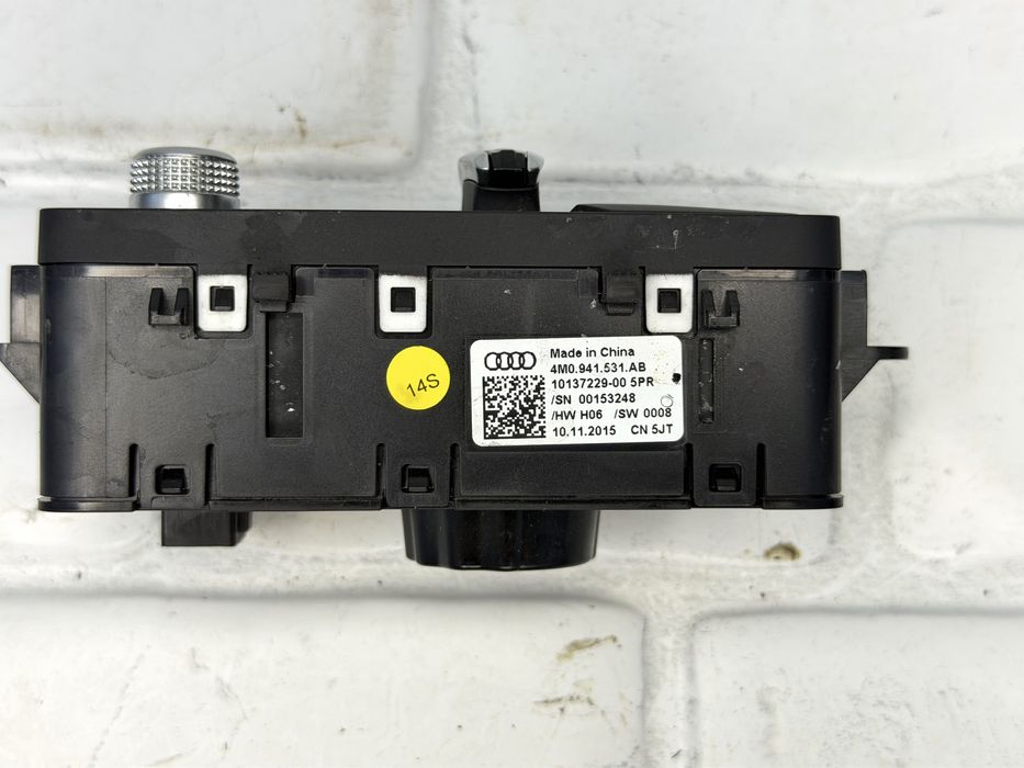 Ключ фарове AUDI A4 B9 Q7 4M 4M0941531AB