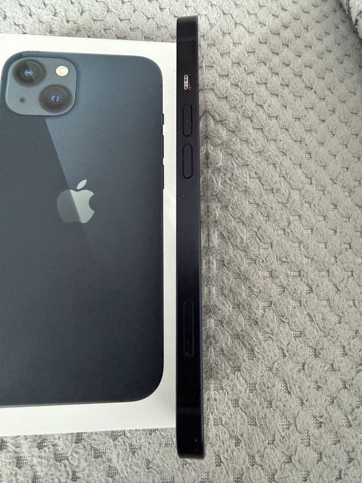 Apple Iphone 13 Midnight Blue купуван от Америка 128gb много добро състояние
