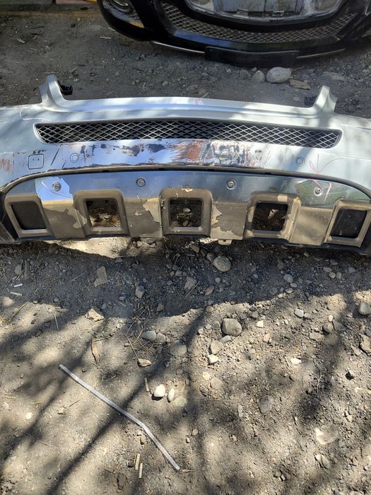 Продам бампер на МЛ 164 Мерседес