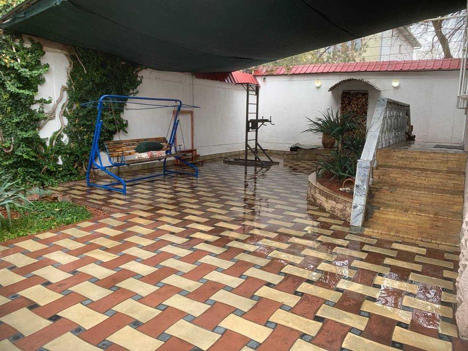 Евродом 3.4 сотки 4 комнаты в Евро махалле Саломатина. 2х этажный