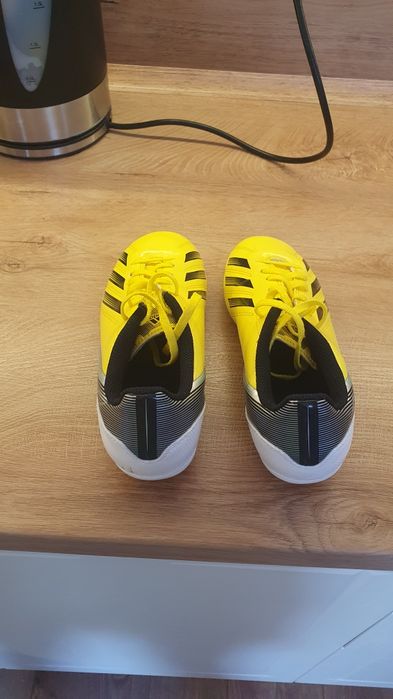Футболни бутони Adidas F5 ,нови 34 номер