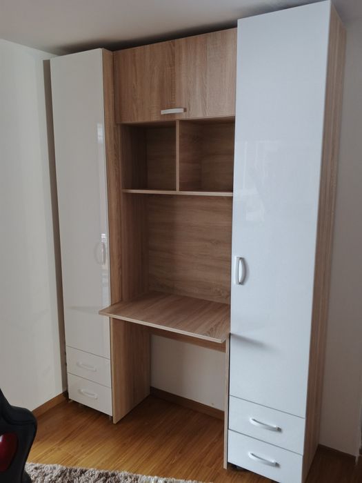 Birou nou făcut prin comandă
