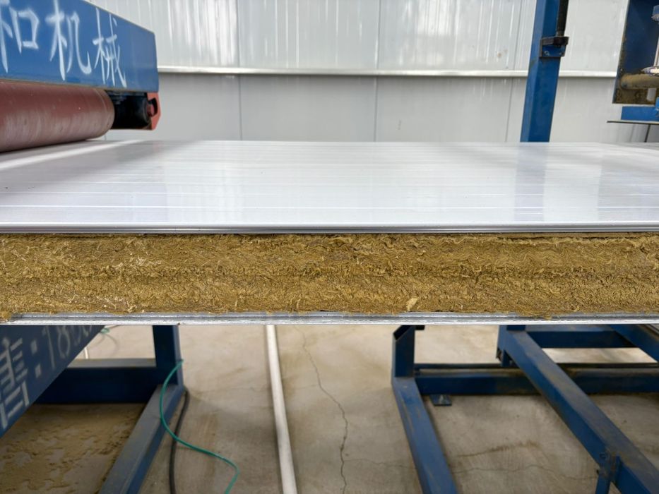 Принимаем заказы на сэндвич панели