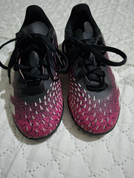 Детски футболни обувки стоножки