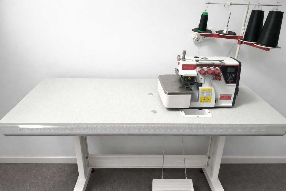 Chayka averkol  tikuv mashinasi