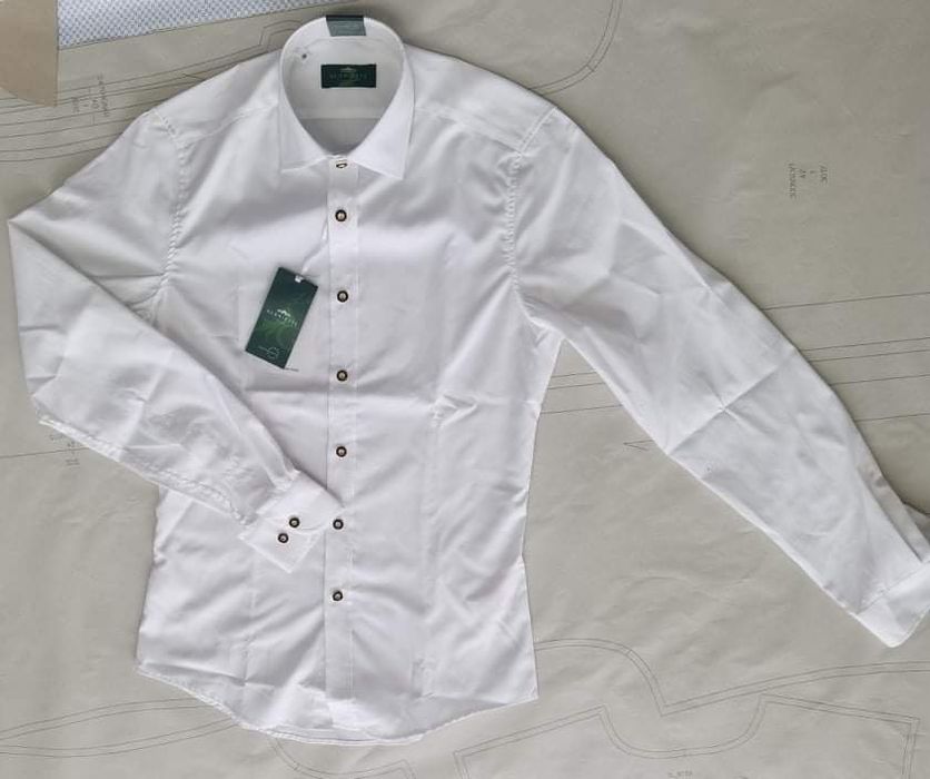 Нова мъжка риза