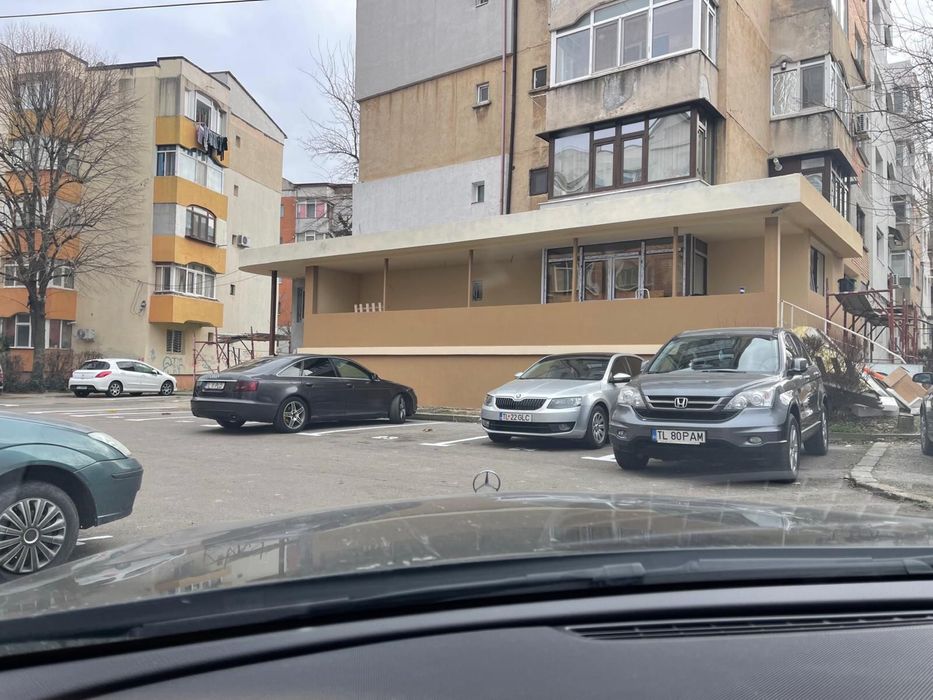 Vand apartament  2 camere