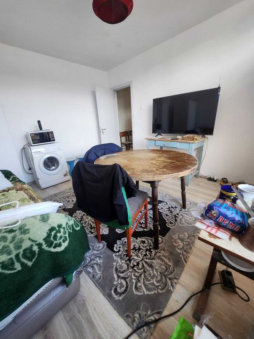 Двустаен апартамент с потенциал за преустройство в тристаен