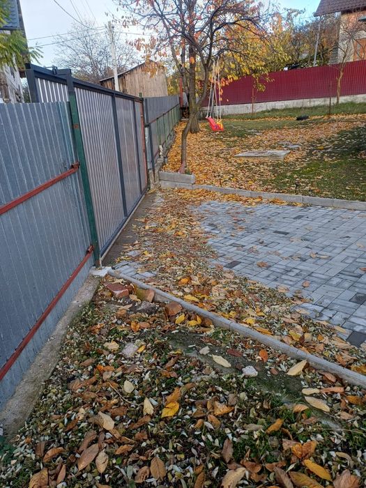 Vând casa 100 m² și curte 300m²