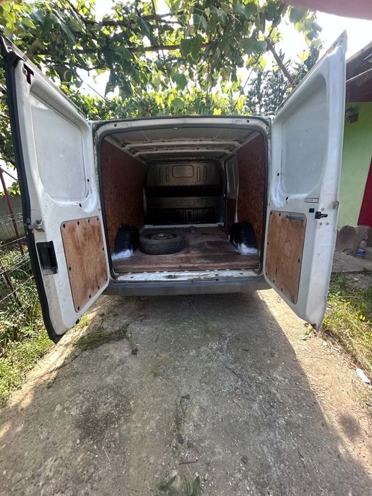 Vând Ford transit 2010