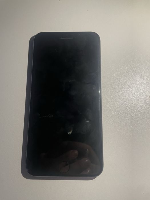 Продам iPhone 7 Plus