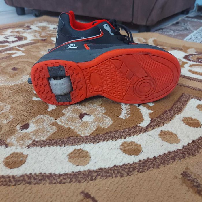 Продам красовки рольки