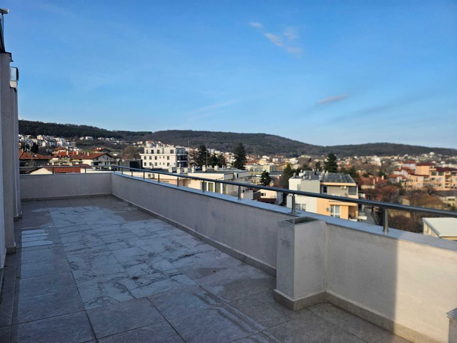 Прекрасен мезонет с А 16 в центъра на кв. Виница с две паркоместа