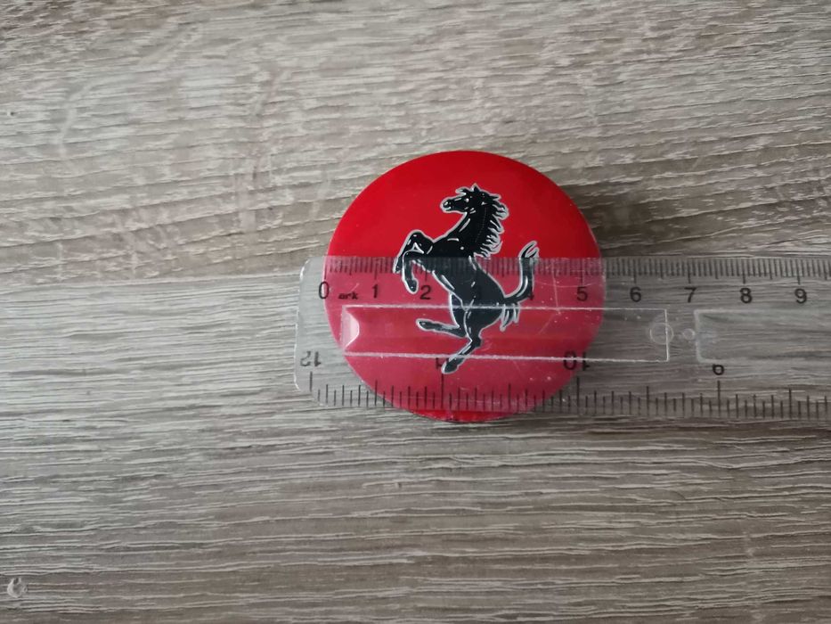 червени капачки за джанти за Ферари Ferrari