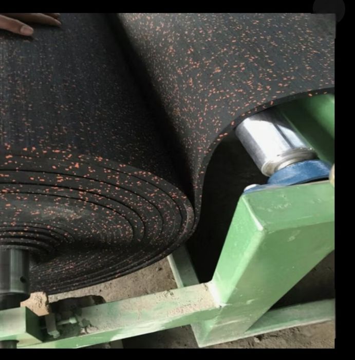 Гумена фитнес настилка на ролка+20% EPDM, 10 мм | 12 кв.м– ЧЕРВЕН ЦВЯТ