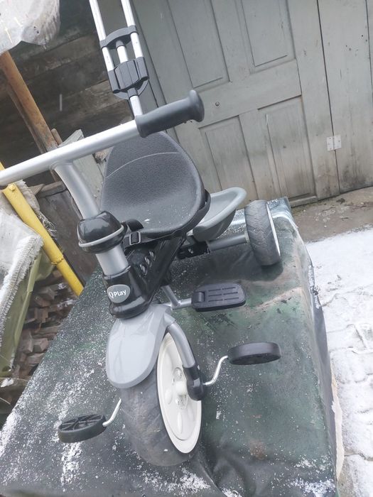Vând tricicleta de copii