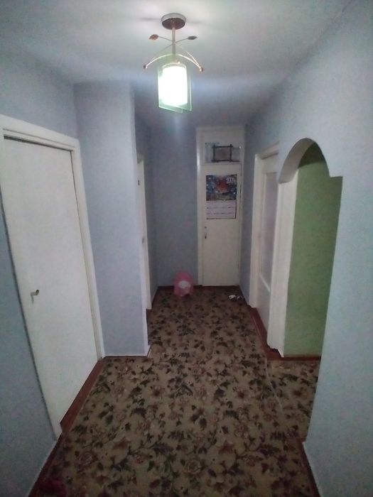 Маргилон гастраном Уй Сотилади 3 хоналик квартира