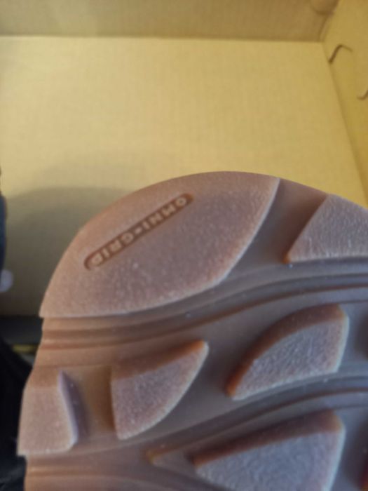 Продавам дамски обувки Колумбия