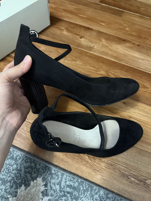 Продам замшевые туфли