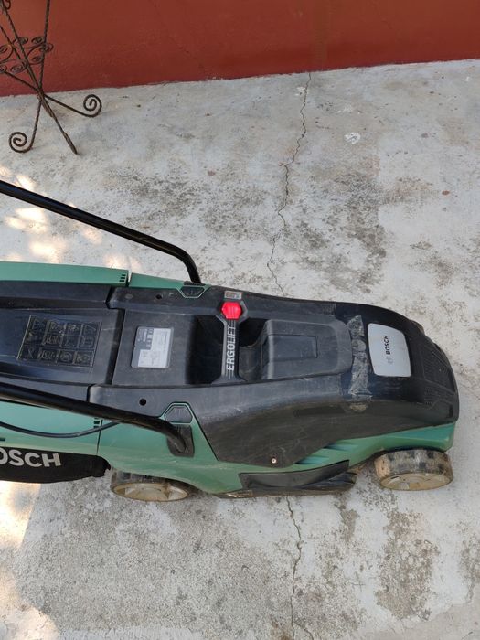 Masina de tuns iarba/gazon Bosch  universalrotak 450