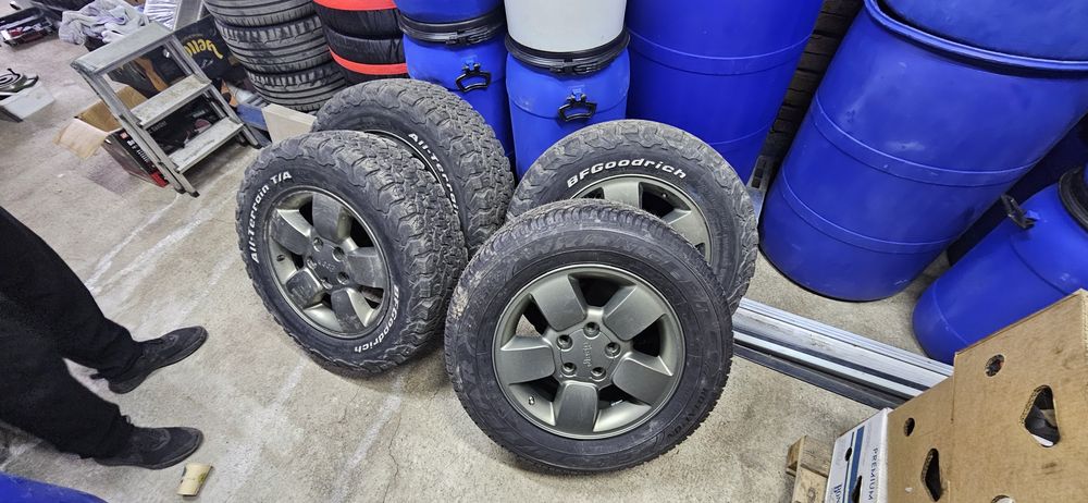 Джанти с гуми 17” jeep wj bf goodrich AT