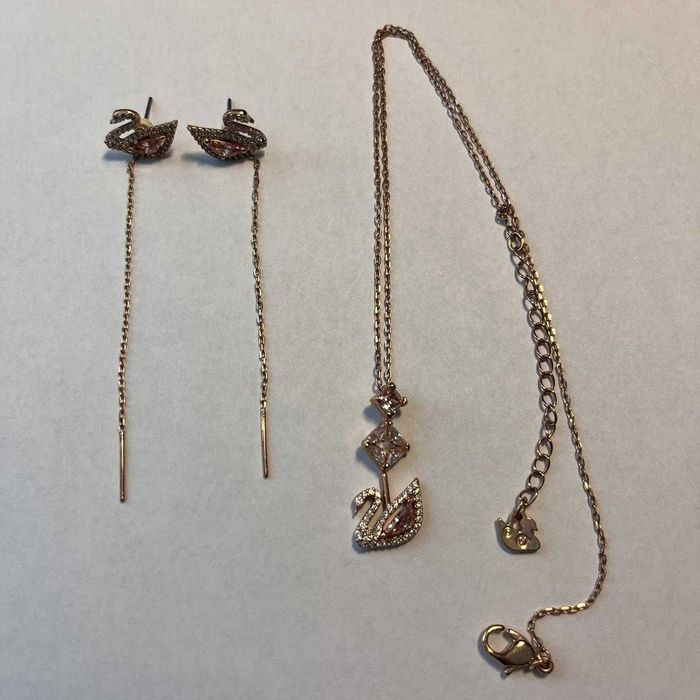 Set Swarovski Swan, Lantisor/Cercei - nou, în cutie