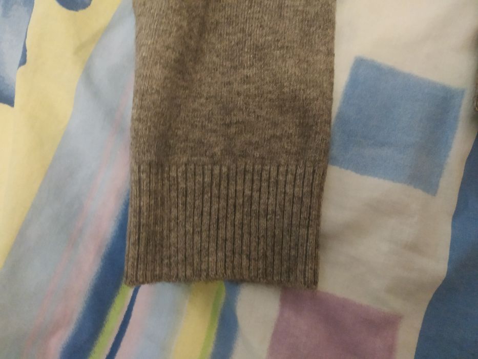 Джемпер известного европейского производителя.