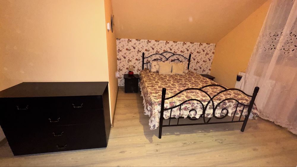 Set dormitor pat noptiere comoda accesorii