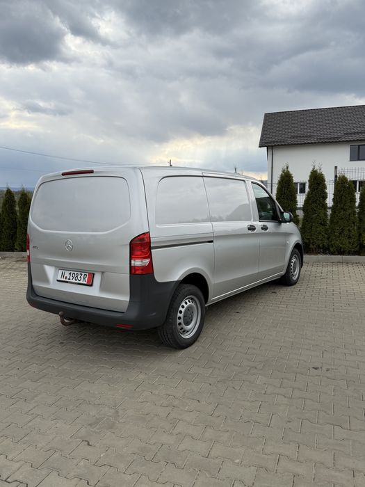 Mercedes Vito-2017-116 Cdi //2.2  163 cai//Webasto/ Ac/ navi/ Bt/ comenzi volan/ cârlig/ 3 locuri/ dubă/ Autoutilitară